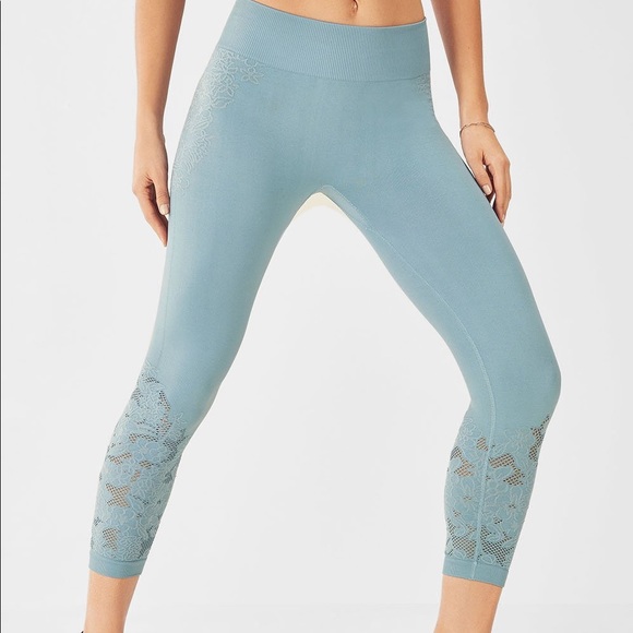 Fabletics Pants - New FABLETICS Elise Seamless Capri Size L NWT